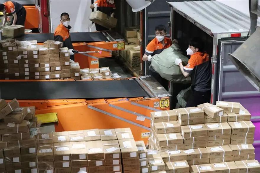 上海税务:全力护航帮助快递企业有序重启